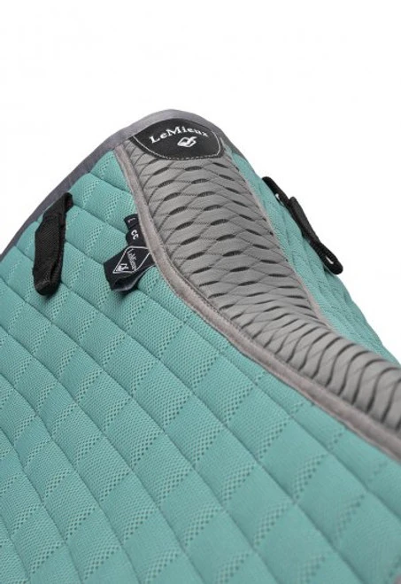 LeMieux Self-Cool Close Contact Square Pad - Image 3